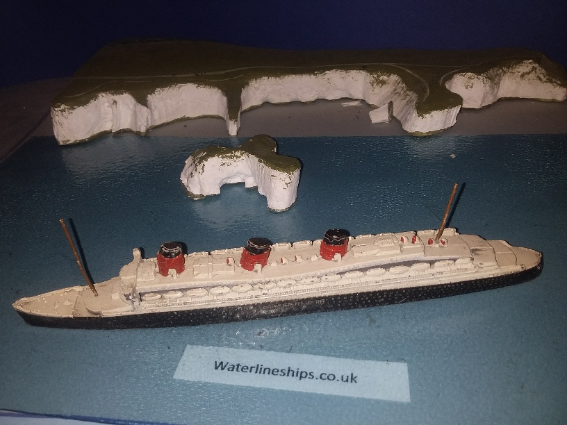 '534' RMS Queen Mary 1936 ocean liner 1:1800 scale