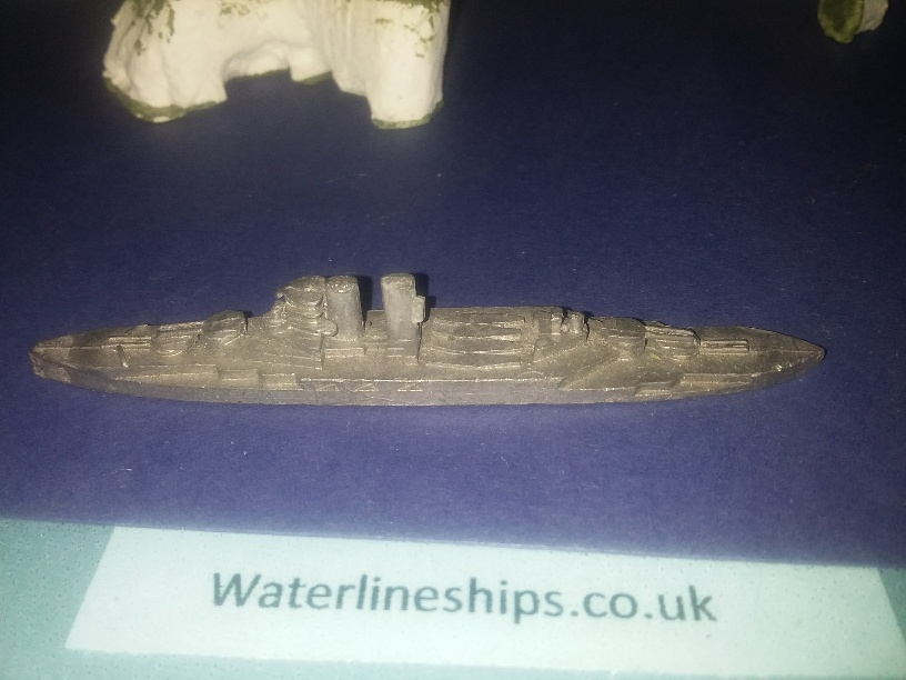 1/3000 scale HMS Queen Elizabeth as built WW1 1/3000 scale HMS Queen Elizabeth as built WW1